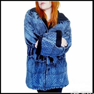 Vintage oversized sherpa powder blue and black outdoors print sherpa jacket